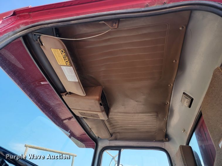 image for item LO9047 1988 Ford LT9000  dump truck