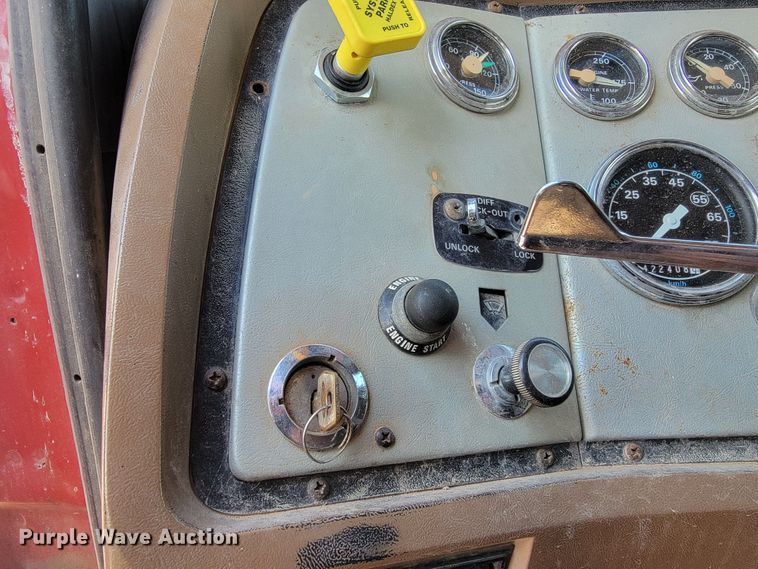 image for item LO9047 1988 Ford LT9000  dump truck