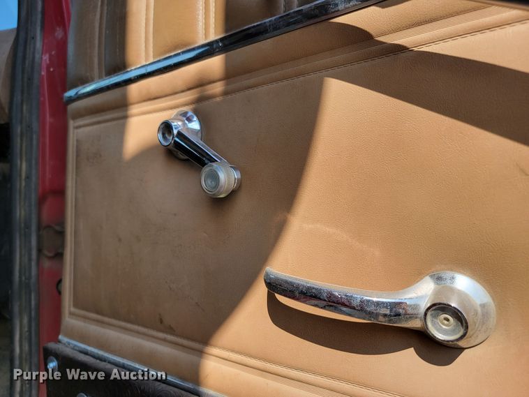 image for item LO9047 1988 Ford LT9000  dump truck