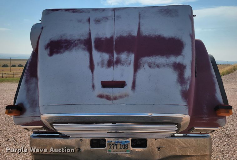 image for item LO9047 1988 Ford LT9000  dump truck