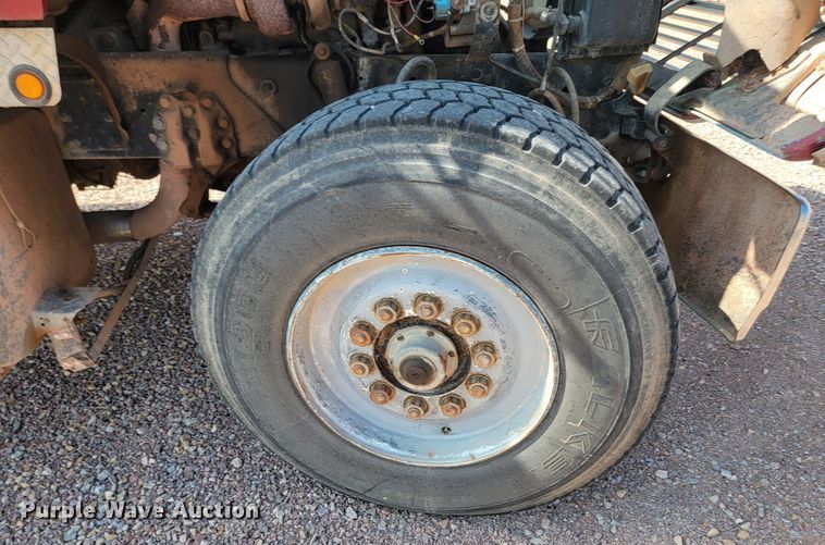 image for item LO9047 1988 Ford LT9000  dump truck