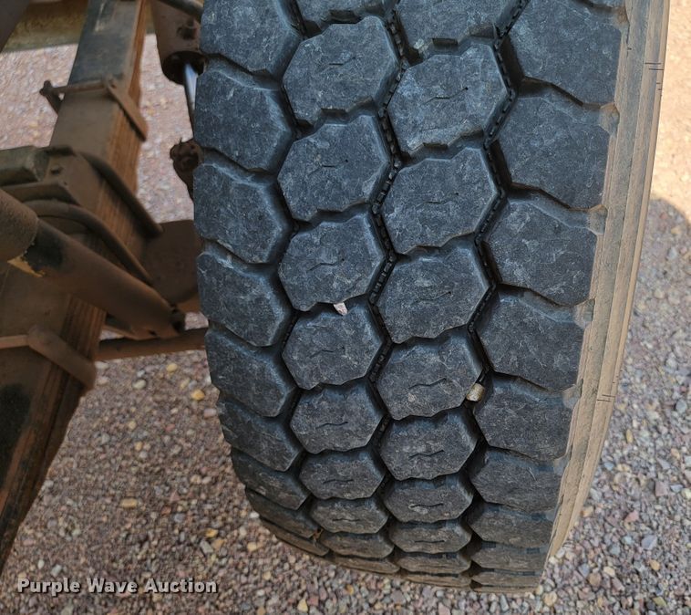 image for item LO9047 1988 Ford LT9000  dump truck