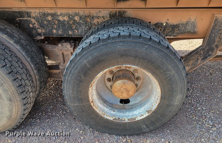 image for item LO9047 1988 Ford LT9000  dump truck