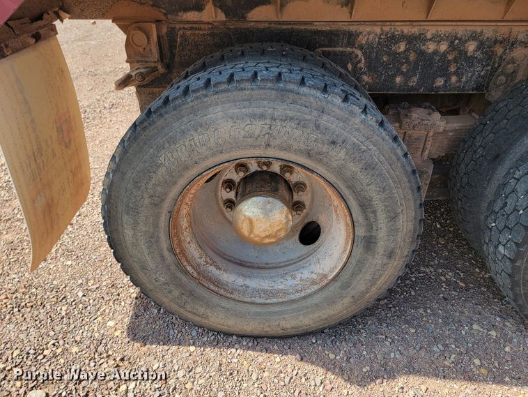 image for item LO9047 1988 Ford LT9000  dump truck