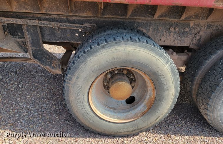 image for item LO9047 1988 Ford LT9000  dump truck