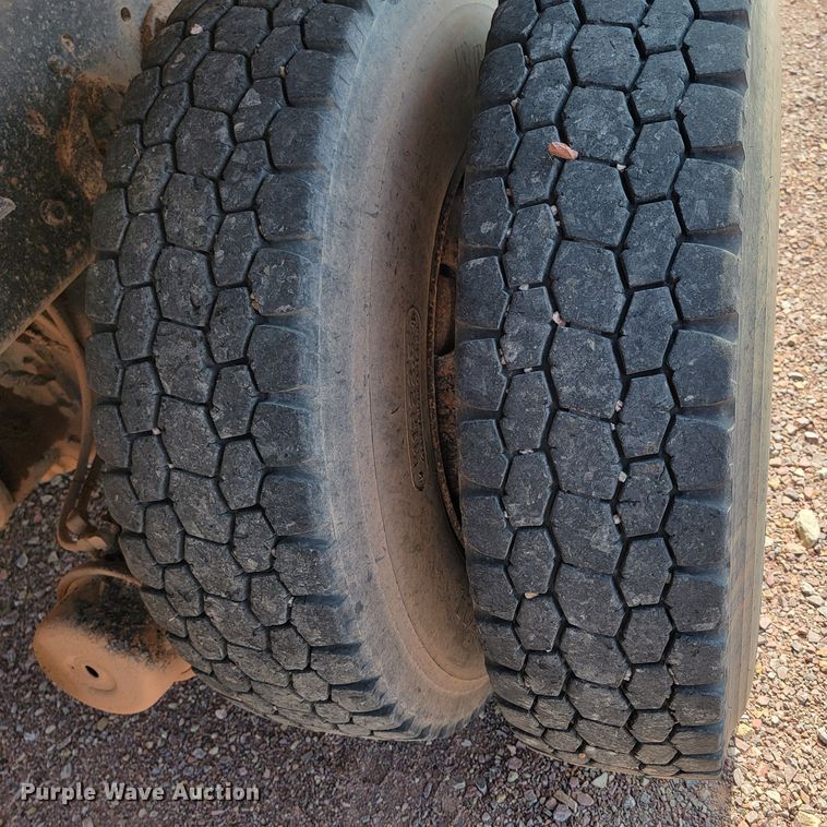 image for item LO9047 1988 Ford LT9000  dump truck