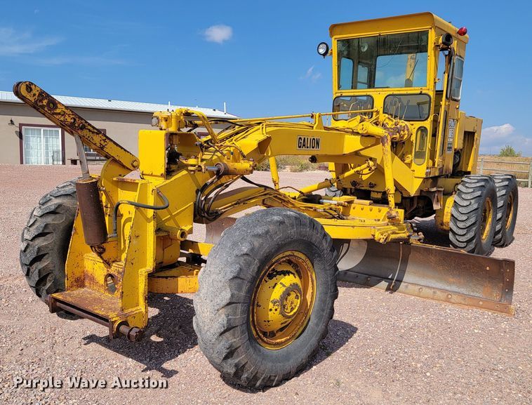 image for item LO9048 1971 Galion 118C  rigid frame motor grader