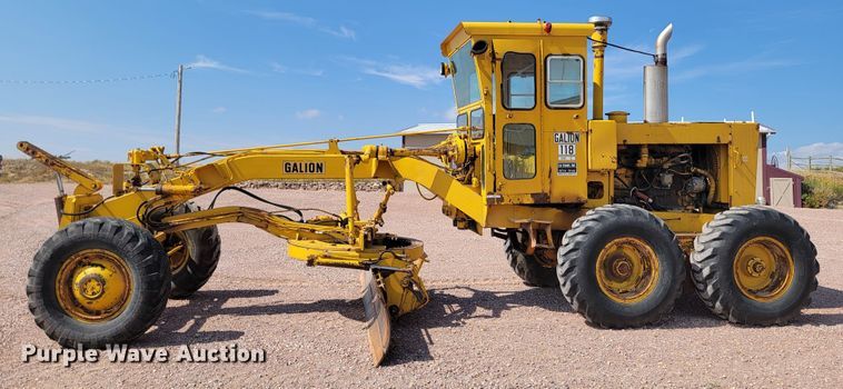 image for item LO9048 1971 Galion 118C  rigid frame motor grader