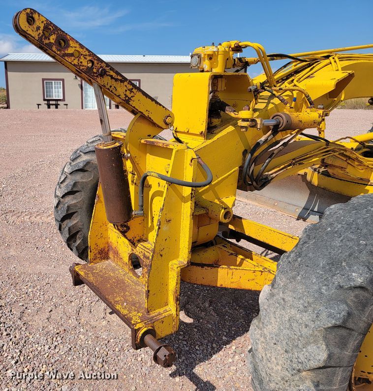 image for item LO9048 1971 Galion 118C  rigid frame motor grader