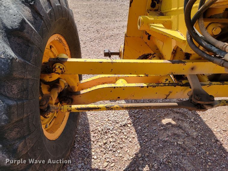 image for item LO9048 1971 Galion 118C  rigid frame motor grader
