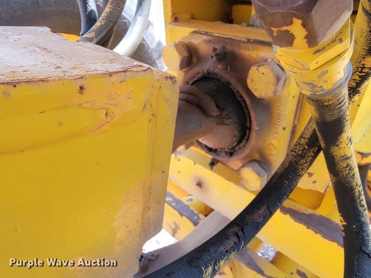 image for item LO9048 1971 Galion 118C  rigid frame motor grader