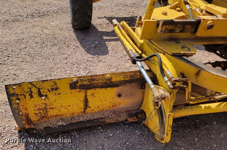 image for item LO9048 1971 Galion 118C  rigid frame motor grader