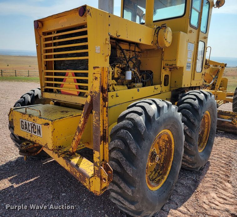 image for item LO9048 1971 Galion 118C  rigid frame motor grader