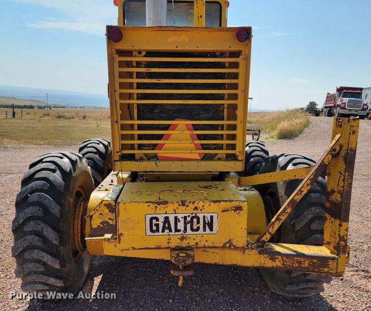 image for item LO9048 1971 Galion 118C  rigid frame motor grader