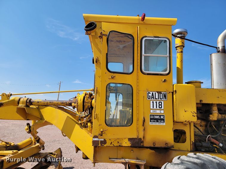 image for item LO9048 1971 Galion 118C  rigid frame motor grader