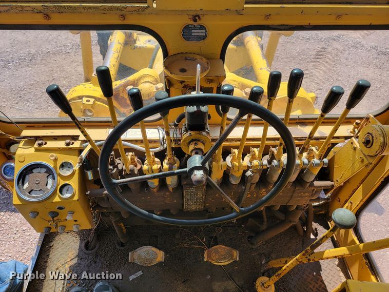 image for item LO9048 1971 Galion 118C  rigid frame motor grader