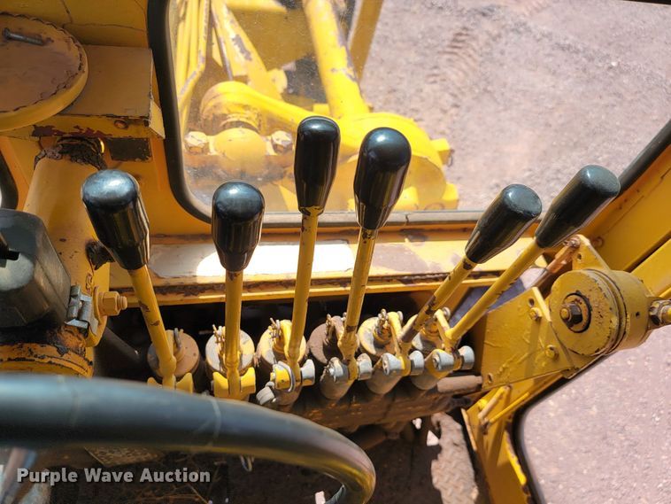 image for item LO9048 1971 Galion 118C  rigid frame motor grader