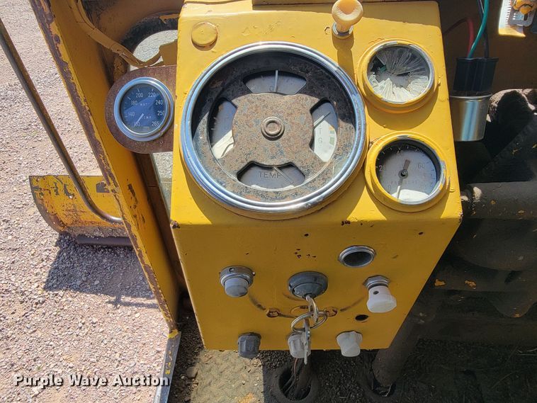 image for item LO9048 1971 Galion 118C  rigid frame motor grader