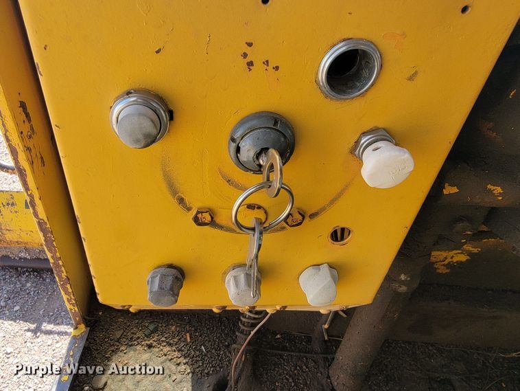 image for item LO9048 1971 Galion 118C  rigid frame motor grader