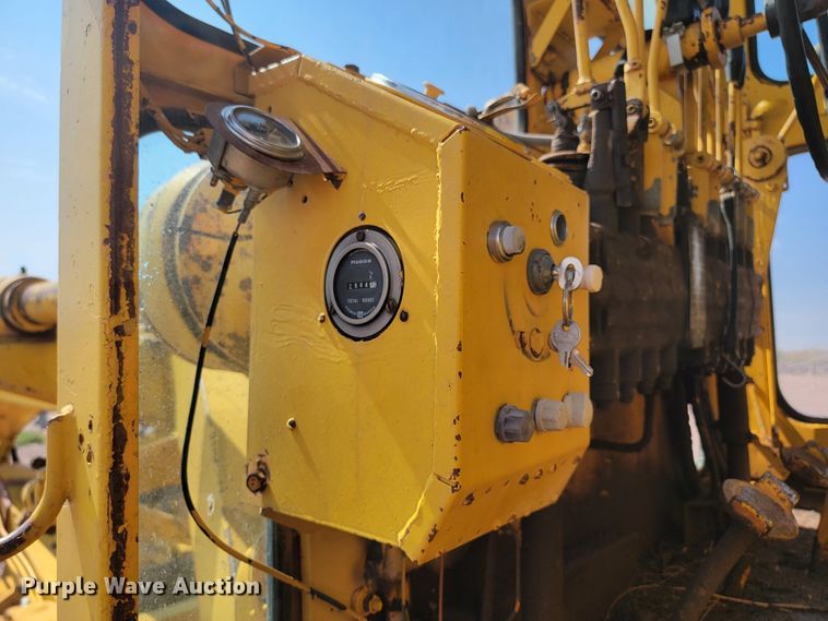 image for item LO9048 1971 Galion 118C  rigid frame motor grader