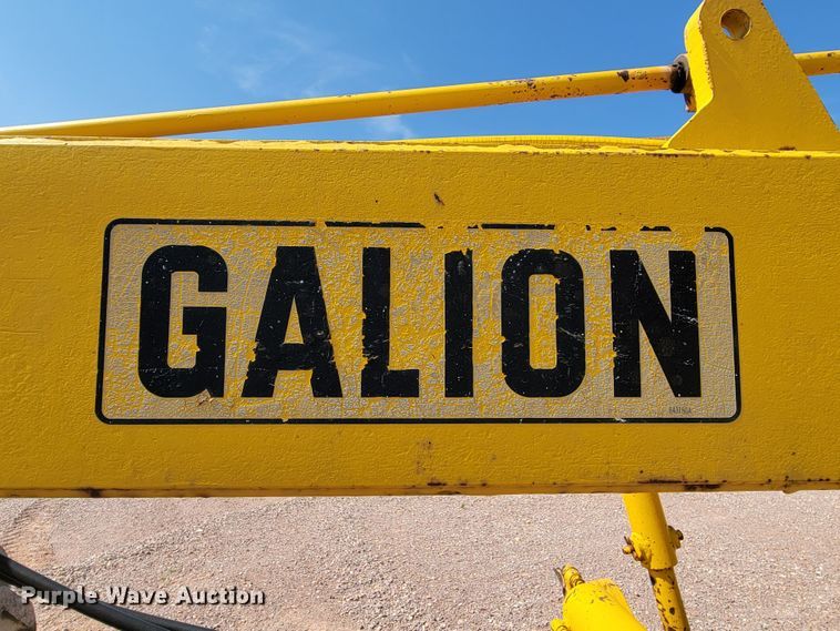 image for item LO9048 1971 Galion 118C  rigid frame motor grader