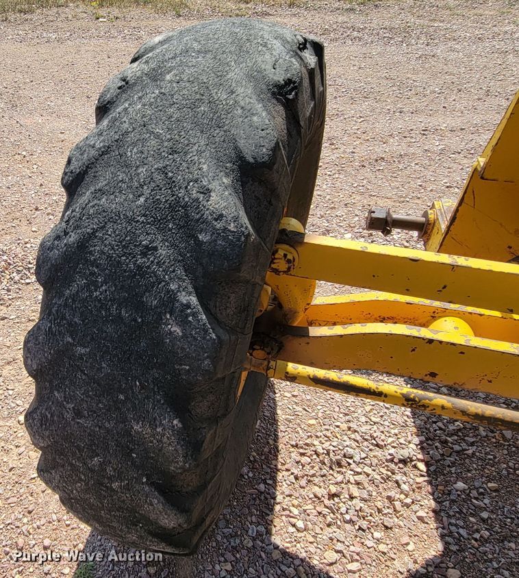 image for item LO9048 1971 Galion 118C  rigid frame motor grader