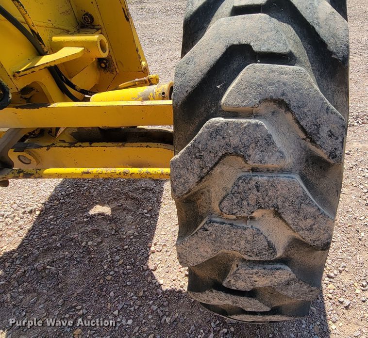 image for item LO9048 1971 Galion 118C  rigid frame motor grader