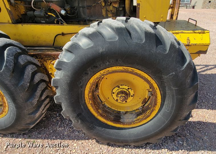 image for item LO9048 1971 Galion 118C  rigid frame motor grader