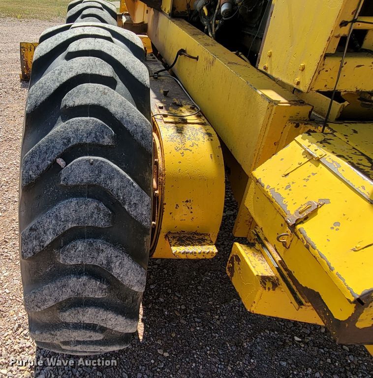 image for item LO9048 1971 Galion 118C  rigid frame motor grader