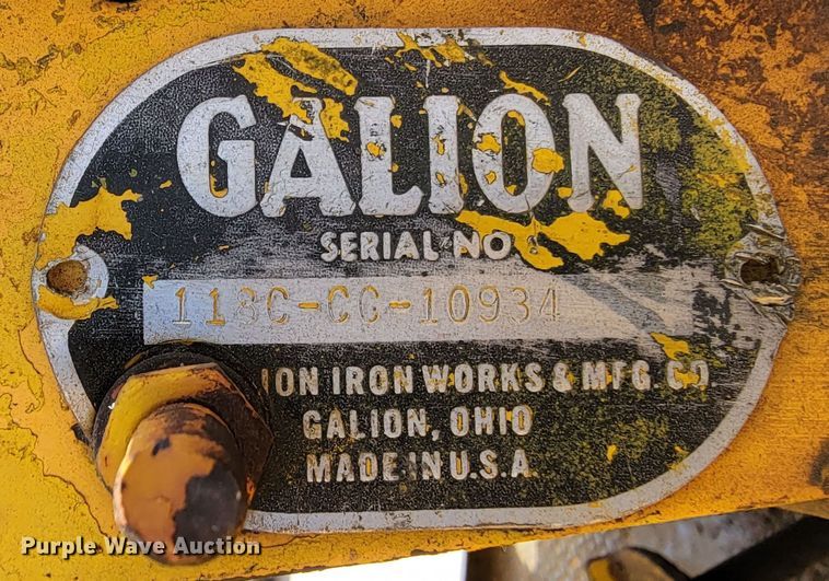 image for item LO9048 1971 Galion 118C  rigid frame motor grader