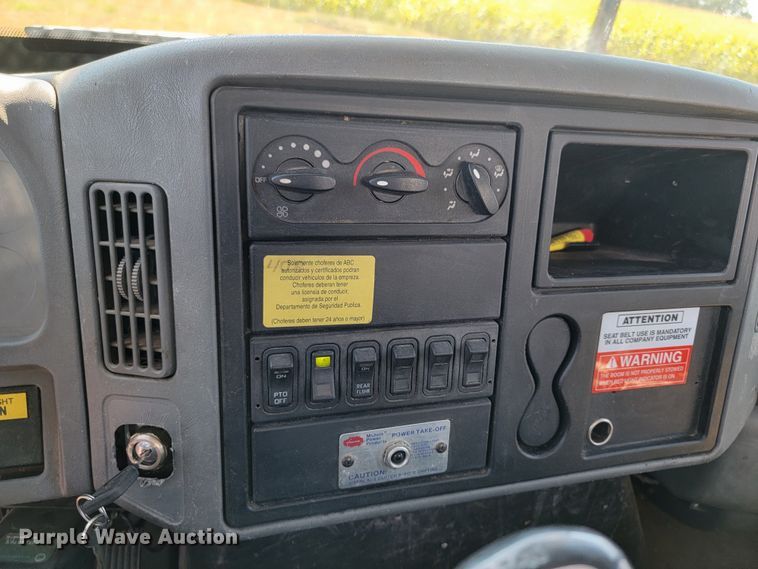 image for item LO9056 2004 International 4300  forestry bucket truck