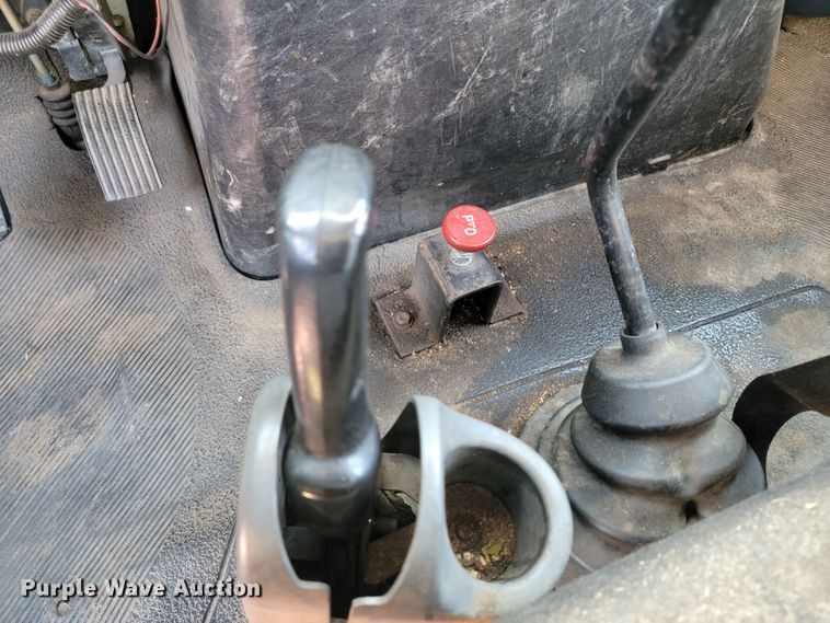 image for item LO9056 2004 International 4300  forestry bucket truck