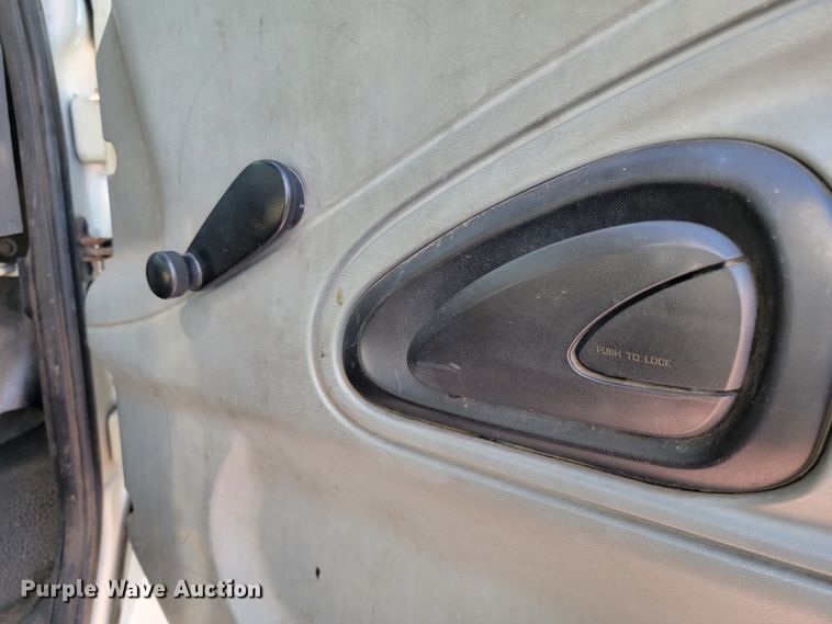 image for item LO9056 2004 International 4300  forestry bucket truck