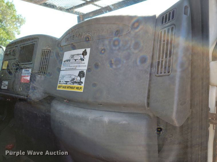 image for item LO9056 2004 International 4300  forestry bucket truck