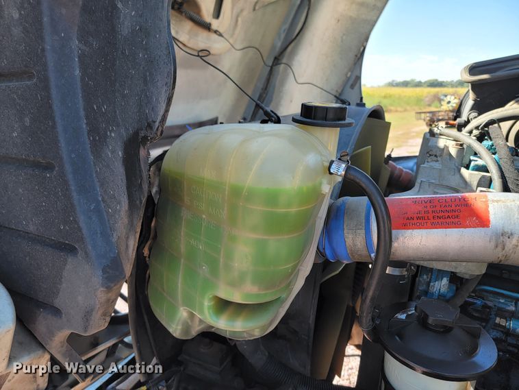 image for item LO9056 2004 International 4300  forestry bucket truck