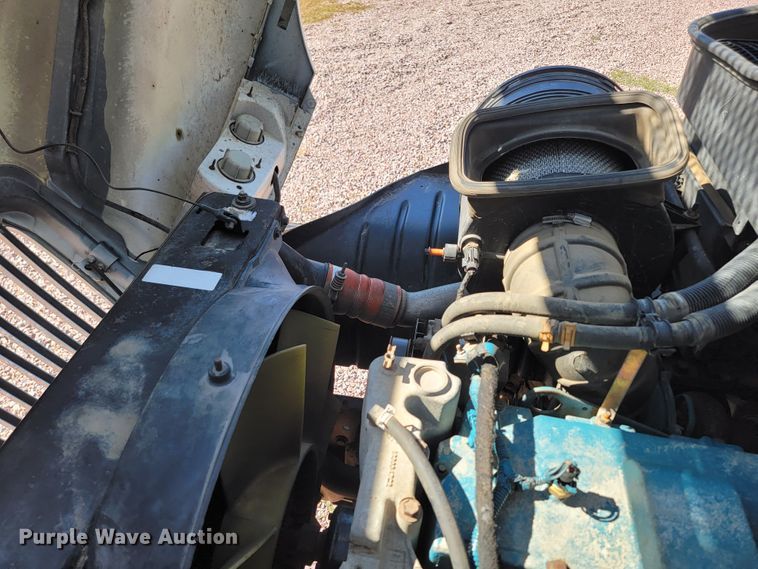 image for item LO9056 2004 International 4300  forestry bucket truck