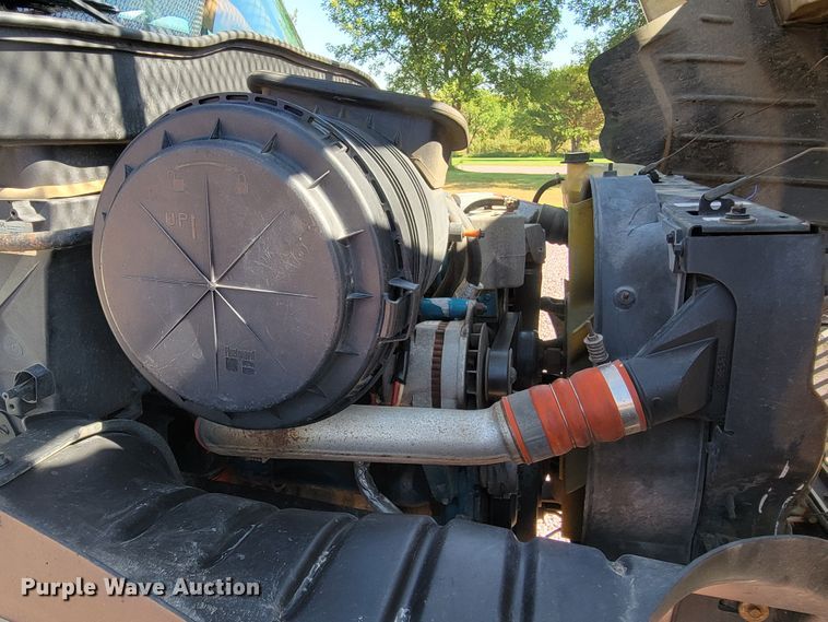 image for item LO9056 2004 International 4300  forestry bucket truck