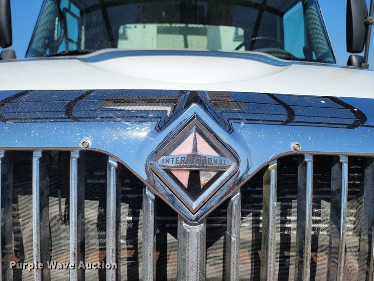 image for item LO9056 2004 International 4300  forestry bucket truck