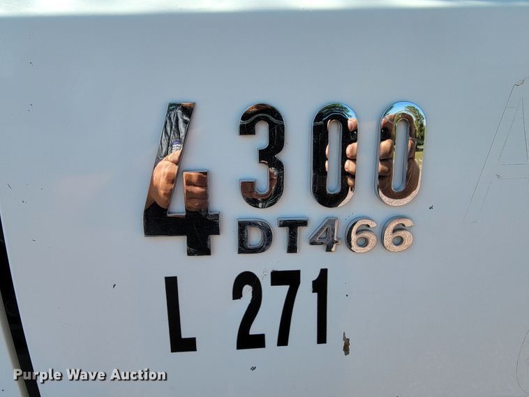 image for item LO9056 2004 International 4300  forestry bucket truck