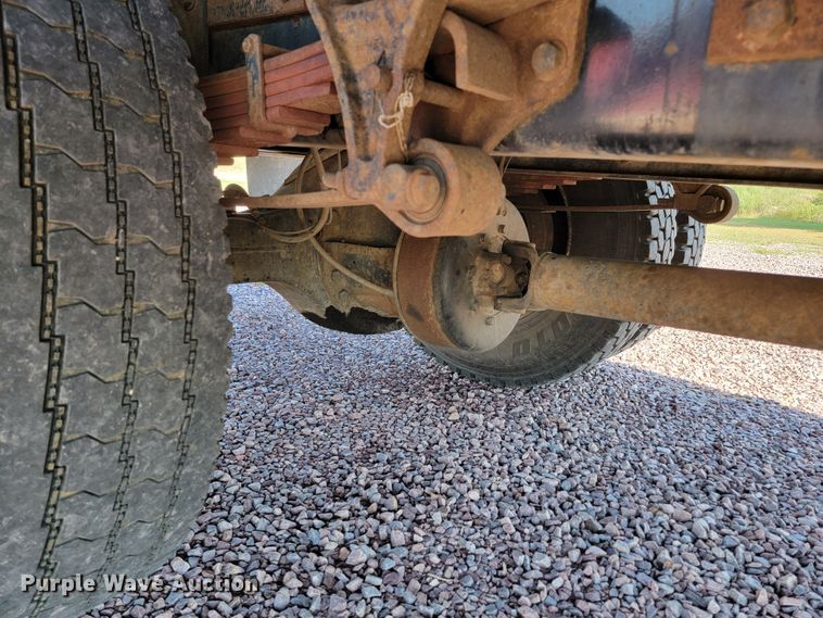 image for item LO9056 2004 International 4300  forestry bucket truck