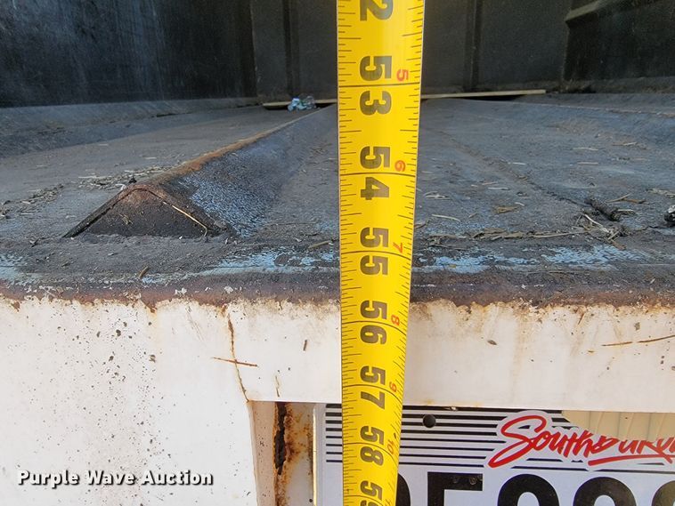 image for item LO9056 2004 International 4300  forestry bucket truck