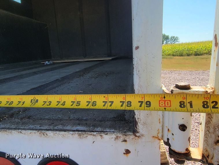 image for item LO9056 2004 International 4300  forestry bucket truck