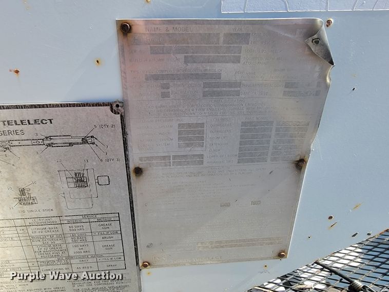 image for item LO9056 2004 International 4300  forestry bucket truck