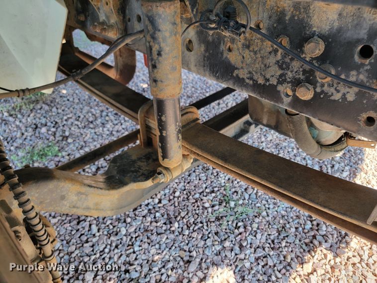 image for item LO9056 2004 International 4300  forestry bucket truck