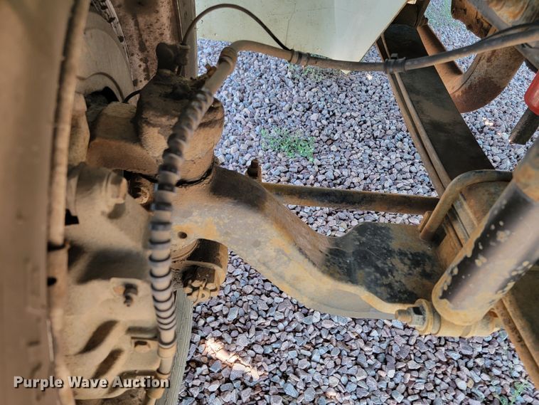 image for item LO9056 2004 International 4300  forestry bucket truck