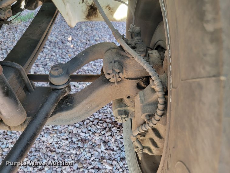 image for item LO9056 2004 International 4300  forestry bucket truck