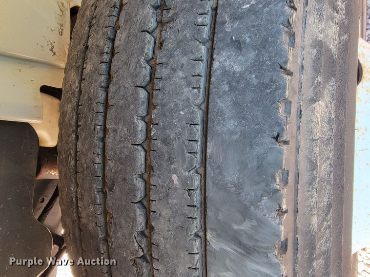 image for item LO9056 2004 International 4300  forestry bucket truck