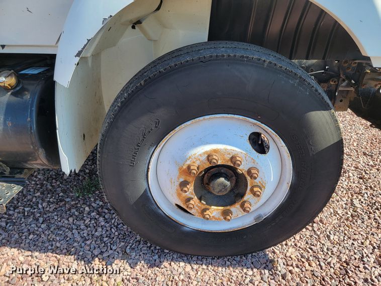 image for item LO9056 2004 International 4300  forestry bucket truck