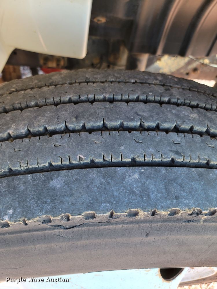 image for item LO9056 2004 International 4300  forestry bucket truck