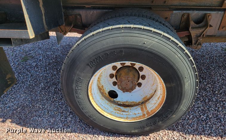 image for item LO9056 2004 International 4300  forestry bucket truck